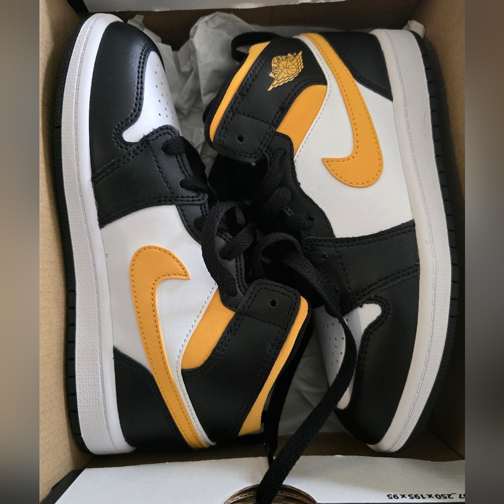 Nike Mid 1